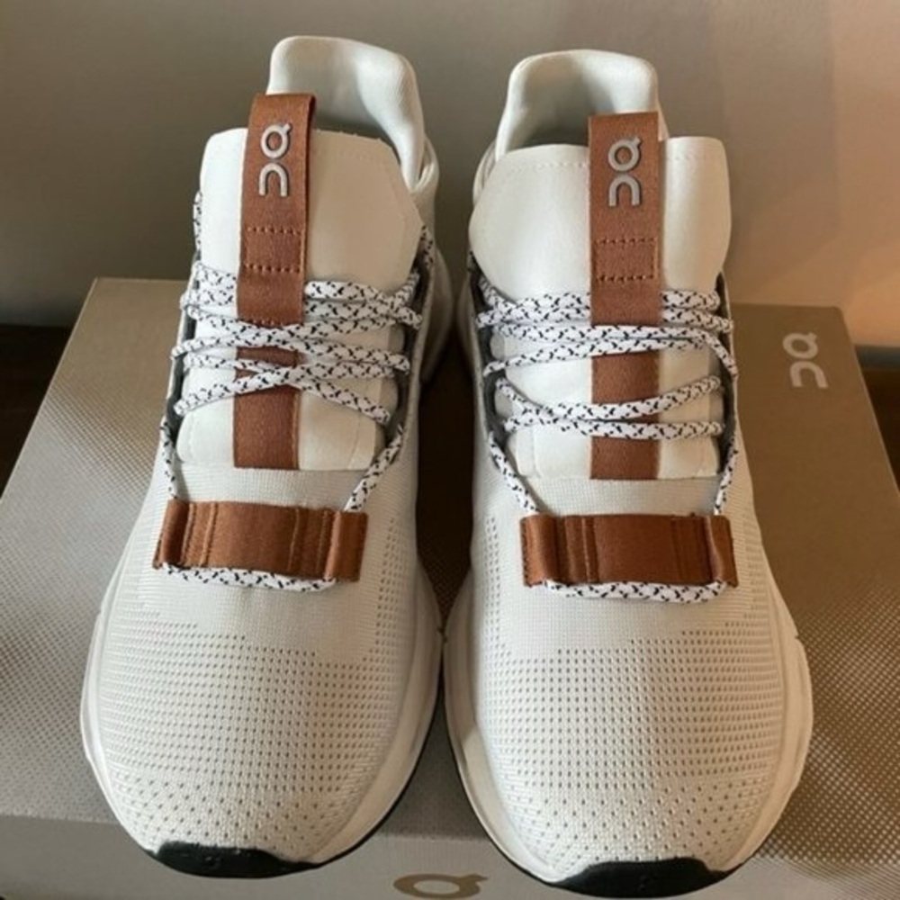 🤩BRAND NEW IN BOX🤩.  ON Running Cloudnova Women Shoes White Pearl
